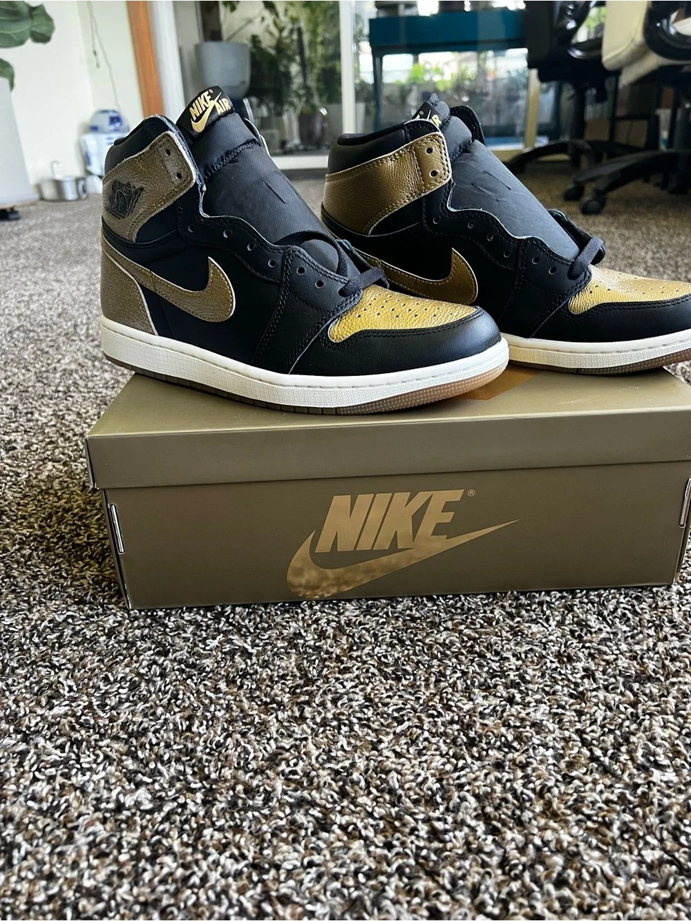 Jordan Retro High Top Sneakers - Black & Metallic Gold